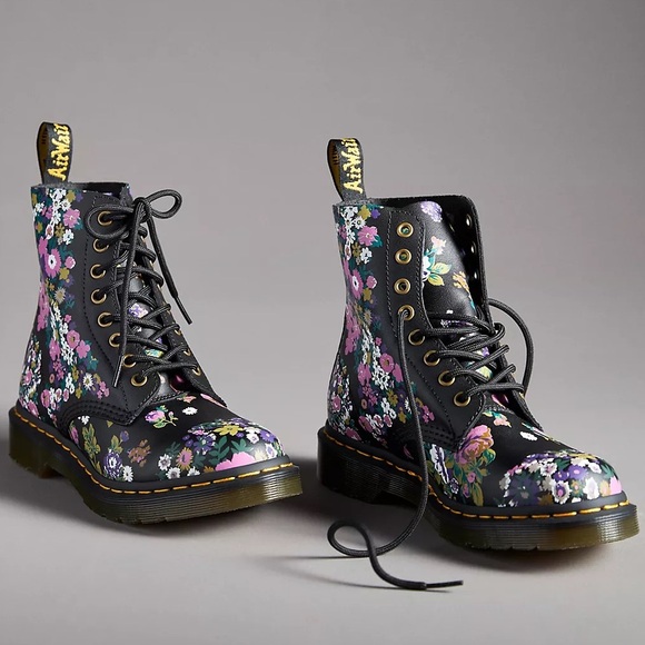 NWT DR MARTENS Vintage 1460 Boots! - Picture 1 of 11